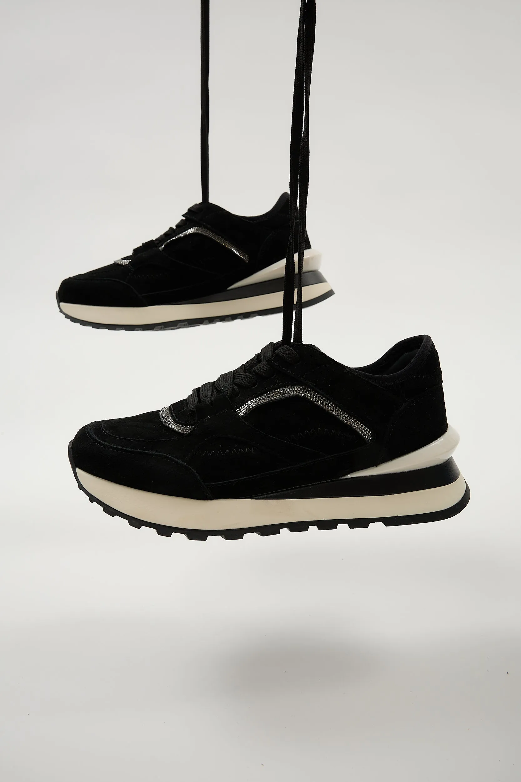 Elara Black